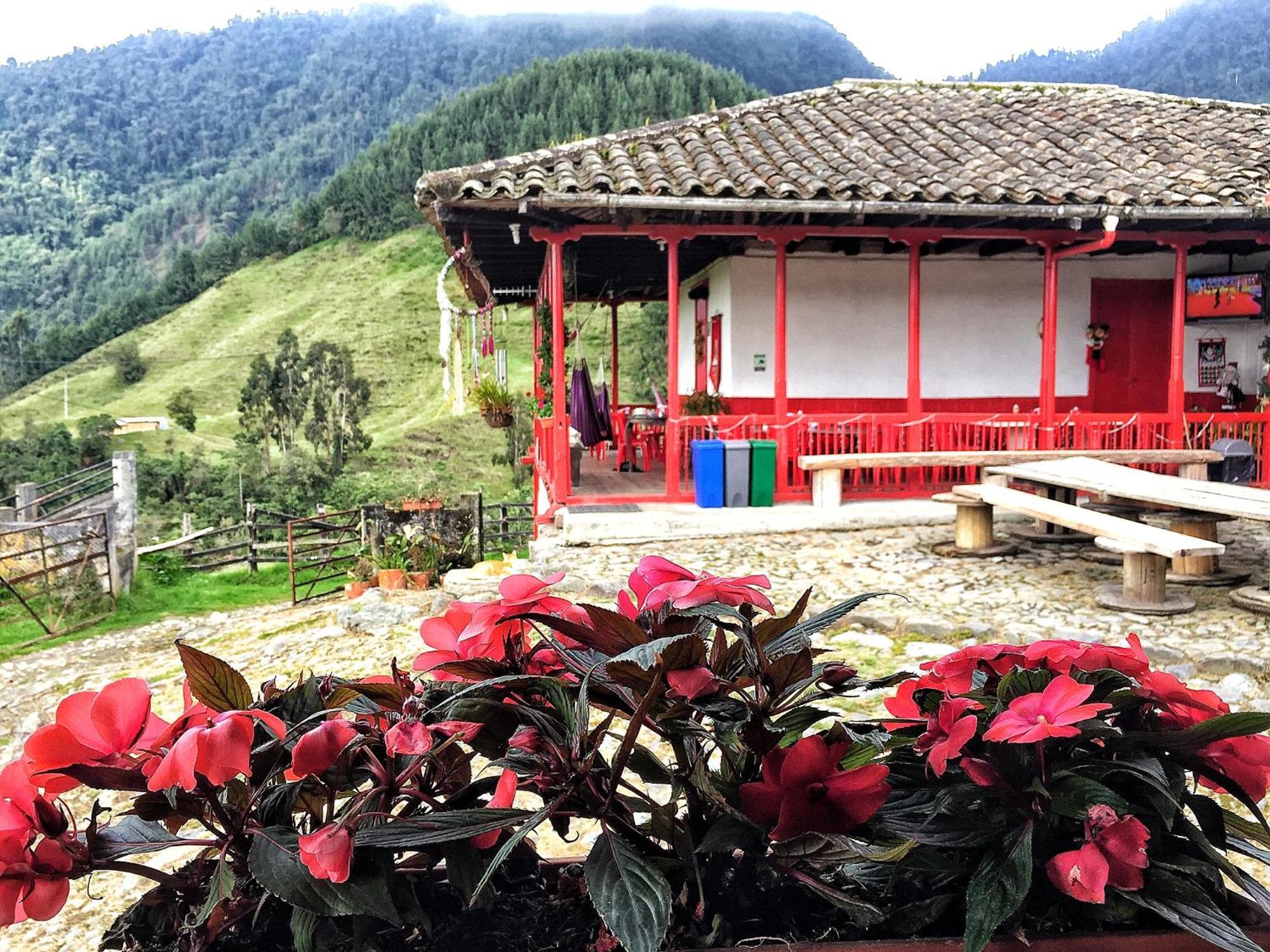 Hostal La Laguna Villamaría Eksteriør billede