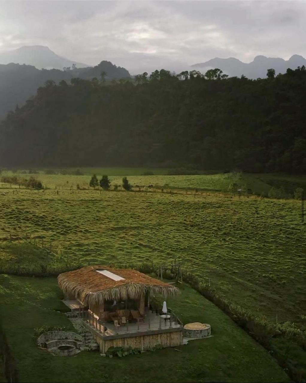 Hostal La Laguna Villamaría Eksteriør billede